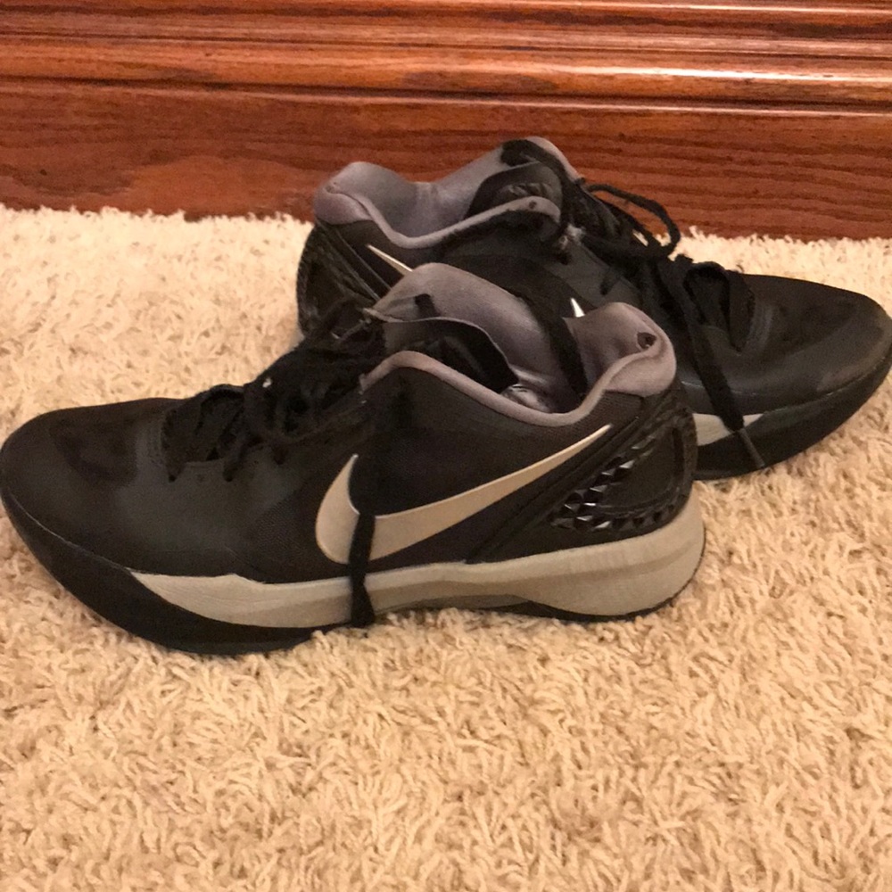 NIKE volleyball shoes